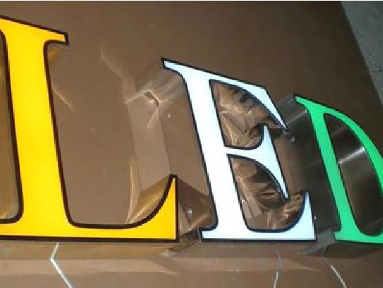 武陟介绍LED招牌的基础知识。